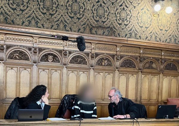Die 32 Jahre alte Angeklagte soll mehr als acht Millionen Euro aus den Räumen eines Geldtransportunternehmens in Bremen gestohlen haben - bald könnte vor dem Landgericht Bremen das Urteil gesprochen werden. - © Helen Hoffmann/dpa