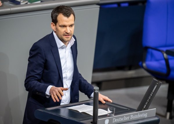 Entlastungen bei der Einkommensteuer drohen im Bundestag zu scheitern. (Archivbild) - © Michael Kappeler/dpa
