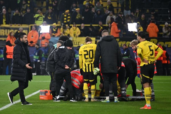 BVB-Coach Nuri Sahin (l) muss vorerst auf seinen Innenverteidiger Nico Schlotterbeck verzichten. - © Bernd Thissen/dpa