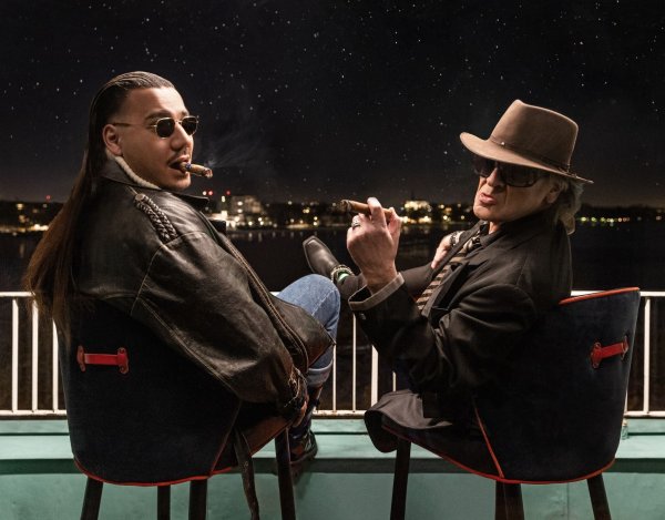 Apache 207 und Udo Lindenberg haben den Hit des Jahres gelandet. - © Tine Acke/Warner Music/dpa