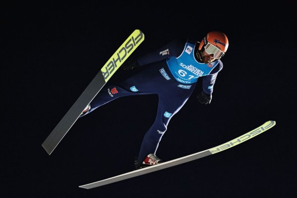 Pius Paschke feierte beim Saisonauftakt in Lillehammer seinen zweiten Weltcup-Sieg. - © Geir Olsen/NTB/dpa