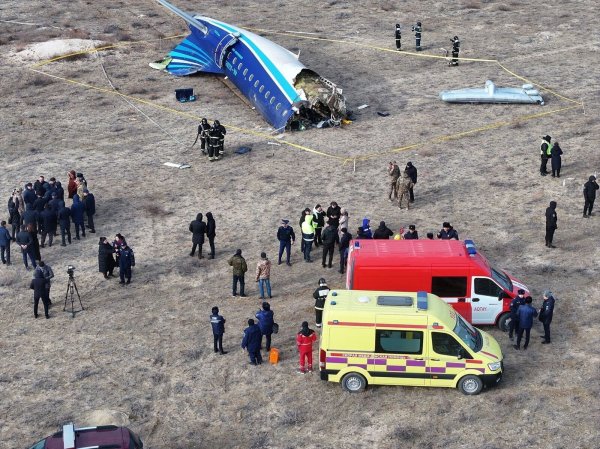 Die Ukraine sieht Russland in der Verantwortung für den Absturz der aserbaidschanischen Passagiermaschine. (Archivbild) - © Azamat Sarsenbayev/AP/dpa