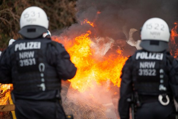 Polizisten beim Einsatz in Lützerath (Archivfoto) - © Thomas Banneyer/dpa