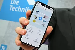 Jede gesetzliche Krankenkasse muss ihren Versicherten eine App für die Nutzung der elektronischen Patientenakte anbieten. Auf dem Bild ist die App der Techniker-Krankenkasse zu sehen. - © Wolfgang Kumm/dpa