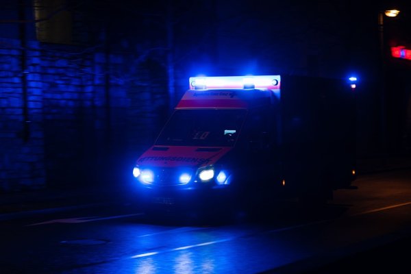 Der Fußgänger starb kurz nach dem Unfall im Krankenhaus. (Symbolbild) - © Nicolas Armer/dpa