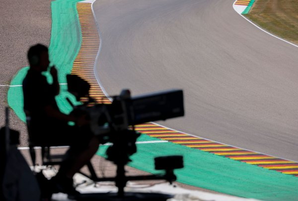 Die Motorrad-WM wird ab 2024 im Pay-TV zu sehen sein. - © Jan Woitas/dpa