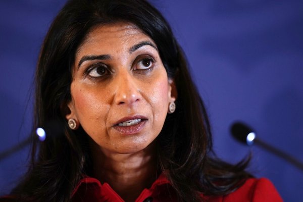 Die britische Innenministerin Suella Braverman. - © Jordan Pettitt/PA Wire/dpa