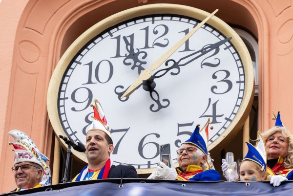 Am 11.11. um 11.11 Uhr beginn traditionell die Karnevalssession (Archivbild). - © Lando Hass/dpa