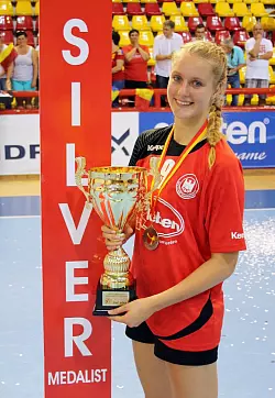 Hat einen Vertrag für zwei Jahre unterschrieben: Kathrin Pichlmeier,

Kapitänin der Deutschen Junioren-Nationalmannschaft. - © Privat