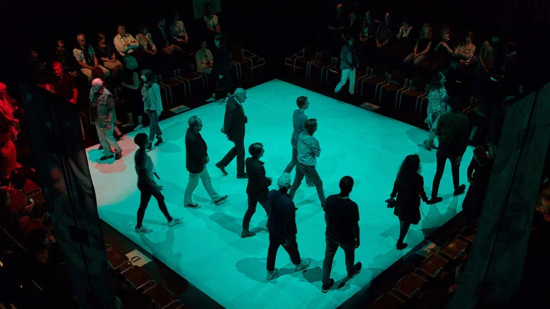 Die Inszenierung des Medien- und Performancekollektivs LIGNA findet im Hangar 21 statt. - &copy; J&ouml;rg Baumann