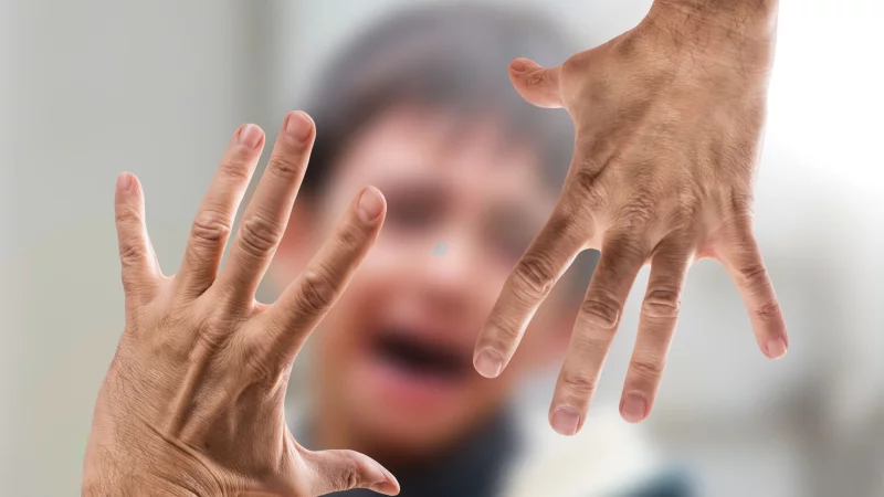 Gewalt gegen Kinder hat in NRW-Kitas stark zugenommen. Seit 2022 haben sich die Meldefälle mehr als verdoppelt. Doch auch Kinder sind immer häufiger Täter. - © Pixabay