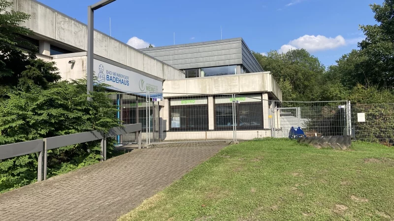 Das Badehaus ist seit der Insolvenz vor drei Jahren geschlossen. - &copy; Cordula Gr&ouml;ne
