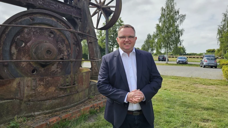 Die Frage nach dem Lieblingsort? Da hat der B&uuml;rgermeisterkandidat Frederik Topp (CDU) ganz fix eine Antwort parat: Das Ziegeleimuseum in Lage besucht er oft. - &copy; Astrid Sewing