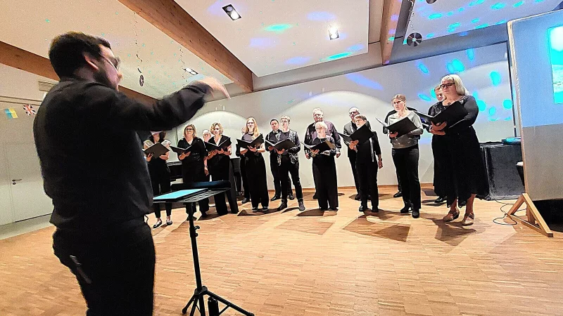 Das von Garry Walters geleitete Vokalensemble InkogniTon hat zw&ouml;lf ganz unterschiedliche Lieder f&uuml;r den Song-Contest OESC vorbereitet und unterstreicht damit auch seine Wandlungsf&auml;higkeit. Foto: Karin Prignitz - &copy; Karin Prignitz