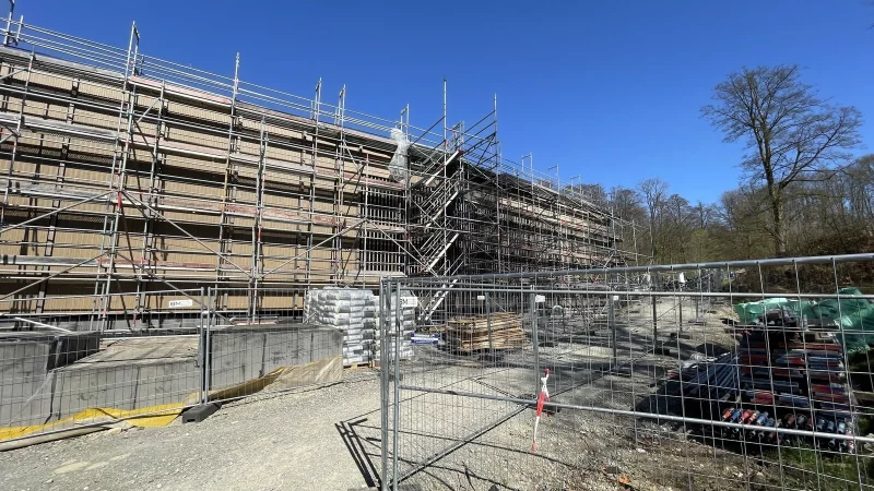 Der Umbau des Eingangsbereichs im Freilichtmuseum Detmold dauert Jahre - ist aber im Sommer endlich fertig - und teuer genug. - &copy; Archiv: Silke Buhrmester