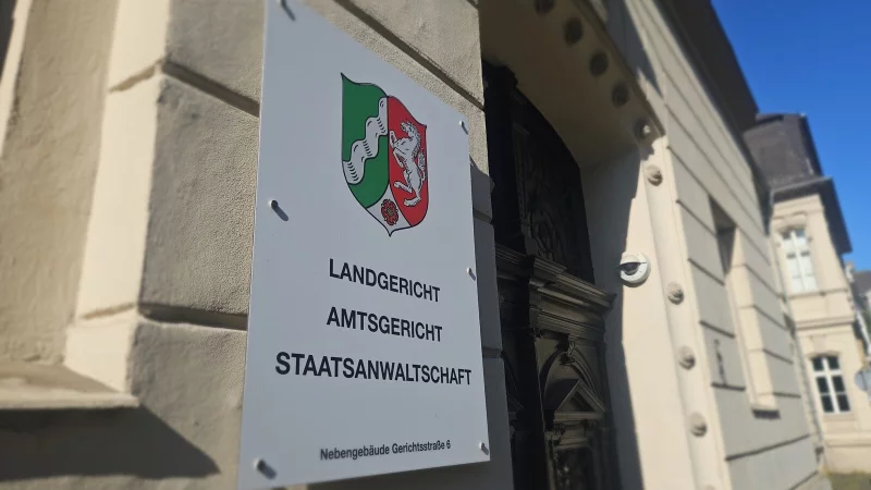 An Prozesstag 24 gegen eine Detmolder Rechtsanwältin muss die Große Wirtschaftsstrafkammer ins Nebengebäude des Landgerichts ausweichen. - © Janet König