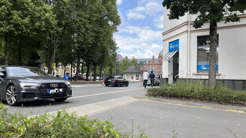 Wird demnächst für Autos gesperrt: Die Einfahrt von der Paulinen- und die Detmolder Grabbestraße. - © Jana Beckmann