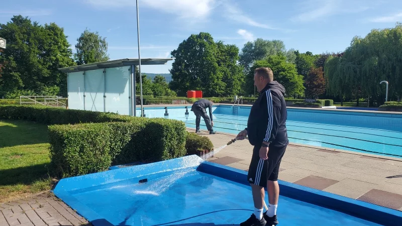 Die Vorbereitungen in den Lügder Freibädern sind inzwischen abgeschlossen, jetzt kann die Saison starten. - © Stadt Lügde