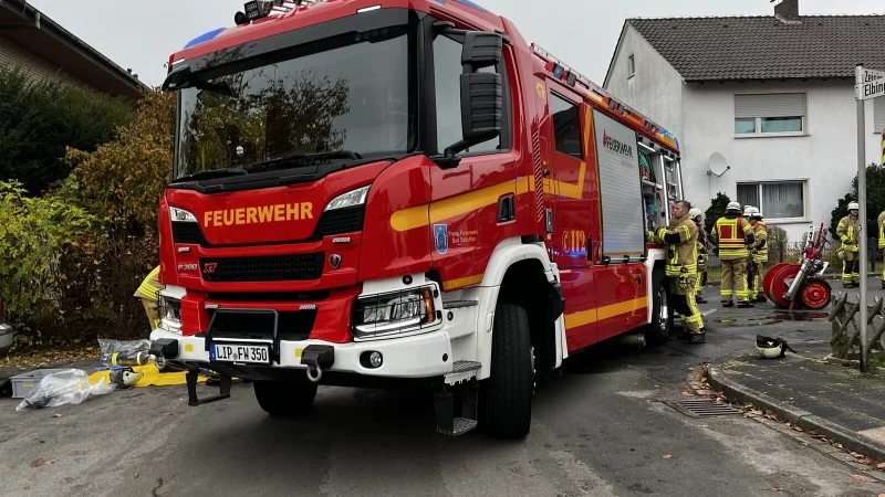 Die Feuerwehr Bad Salzuflen ist am fr&uuml;hen Sonntagmorgen in den Zeisigweg nach Lockhausen gerufen worden. Im Keller eines Mehrfamilienhauses hat es im Bereich der Elektronverteilung gebrannt. Das Feuer konnte schnell unter Kontrolle gebracht werden. Foto: Daniel Hobein / Feuerwehr Bad Salzuflen - &copy; Feuerwehr Bad Salzuflen/Daniel Hobein