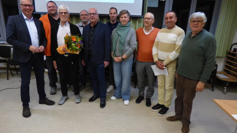 Bei der Versammlung des Stadtsportverbandes ehrte und verabschiedete der Vorstand Fridolin Schäfers. - © Stadtsportverband