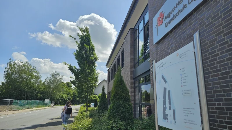 Ursprünglich sollten die AHF-Grundschule und die Kita an das geplante Schulzentrum an der Breitenheider Straße angedockt werden. Mittlerweile ist das aber nicht mehr Thema: Kita und Grundschule bleiben in Ehlenbruch. - © Astrid Sewing