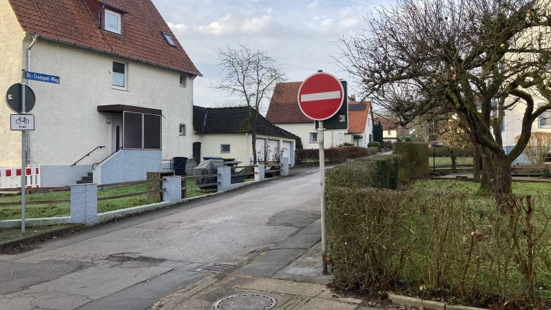 Der Dr.-Trampel-Weg in Bad Meinberg wird im kommenden Jahr ausgebaut. - &copy; Cordula Gr&ouml;ne