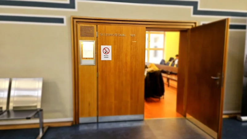 Kommende Woche m&uuml;ssen sich eine Mutter (37) und ihr Liebhaber (50) vor dem Landgericht Detmold verantworten. Die Frau soll ihre eigene Tochter gegen Geld zu sexuellen Handlungen angeboten haben. - &copy; Janet K&ouml;nig