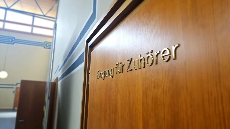 Seit November 2024 zieht sich der Prozess gegen eine Rechtsanw&auml;ltin aus Detmold, die vorrangig als gesetzliche Betreuerin gearbeitet hat. Die 59-J&auml;hrige soll ihr Amt missbraucht haben, davon ist die Staatsanwaltschaft fest &uuml;berzeugt. - &copy; Janet K&ouml;nig