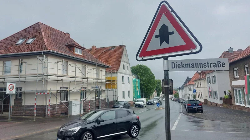 Zu Beginn der Sommerferien starten die Bauarbeiten am Knotenpukt Bahnhofstraße/ Diekmannstraße. Es werden verkehrsberuhigende Maßnahmen umgesetzt. - © Michaela Weiße