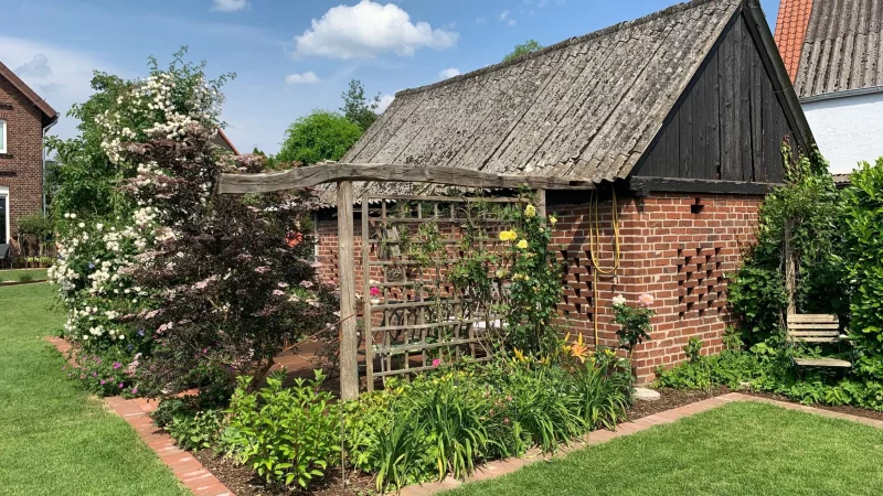 Ein naturnah gestalteter Garten bietet Tieren und Pflanzen wichtigen Lebensraum. Hier ein Beispiel aus Lemgo. - © Offene Gärten Lippe