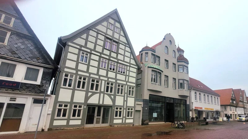 14 Wohnungen sind in den beiden Denkm&auml;lern an der Breiten Stra&szlig;e entstanden. Noch sind einige der Mietobjekte auf dem Markt. - &copy; Katrin Kantelberg