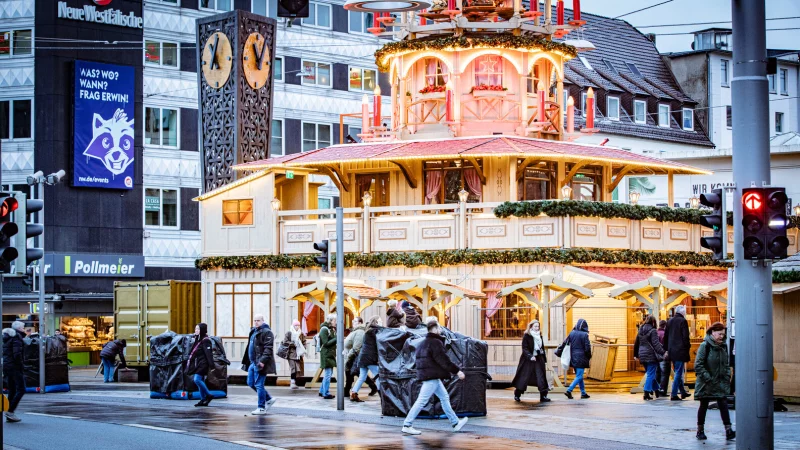 Der Bielefelder Weihnachtsmarkt ist einer der gr&ouml;&szlig;ten in OWL und NRW. Auch hier wird es vermehrten Zufahrtschutz und Stra&szlig;ensperrungen geben. - &copy; Archivfoto: Mike-Dennis M&uuml;ller