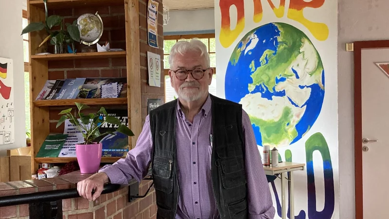 Hans-Werner Schönlau hat einen vollen Wochenkalender - alles Ehrenamtstermine. - © Cordula Gröne