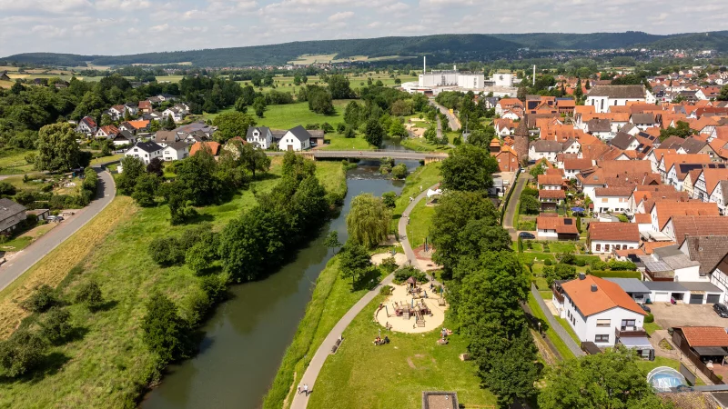 Die Osterräderstadt von oben: Lügde hat sich in den vergangenen fünf Jahren wirtschaftlich gut entwickelt. - © Teutoburger Wald Tourismus/ Dominik Ketz