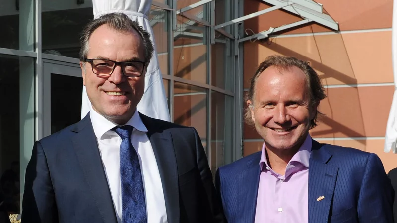 Clemens Tönnies (l.) und Hans-Ewald Reinert beim Unternehmertag 2015 in Versmold. - © Archiv/Jan Herrmann