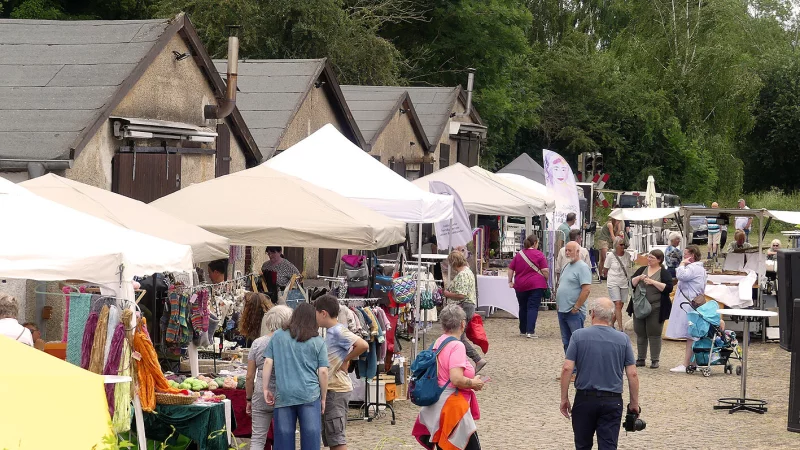 Farmbeck bot eine vielseitige Bummel- und Flaniermeile. - © Rudi Rudolph