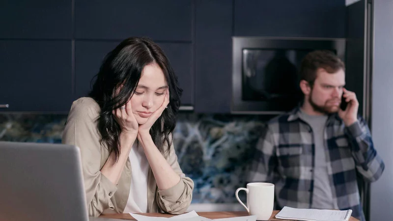 Bei hohen Schuldenst&auml;nden k&ouml;nnen Berater helfen. - &copy; Symbolfoto: pexels/Mikhail Nilov