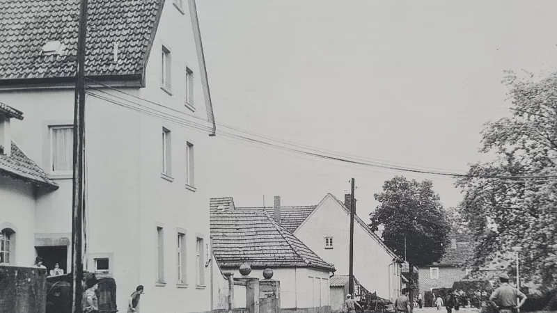 Vor knapp 50 Jahren stand Maspe unter Wasser. Damals war der Kr&uuml;mpelbach &uuml;ber die Ufer getreten, und britische Soldaten packten mit an und halfen, Schweine ins Trockene zu bringen. - &copy; Marianne Schwarzer