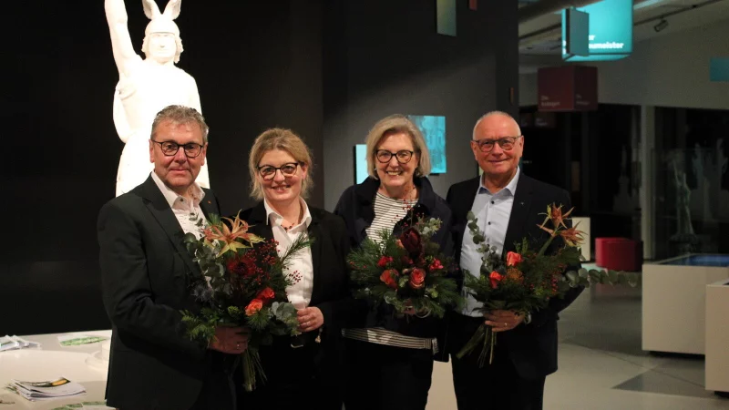 Der Zweckverband Naturpark hat einen neuen Verbandsvorsteher: Meinolf Haase (von links), hier mit Dörte Pieper, Gisela Müller und Hans-Bernd Janzen. - © Zweckverband Naturpark