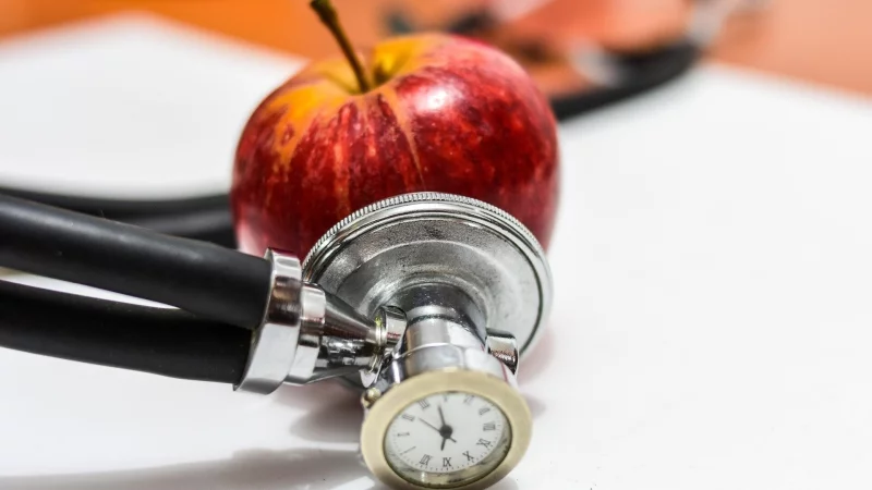 Bewegung und gesunde Ernährung können helfen, die Gesundheit zu erhalten. - © Symbolbild: Pixabay