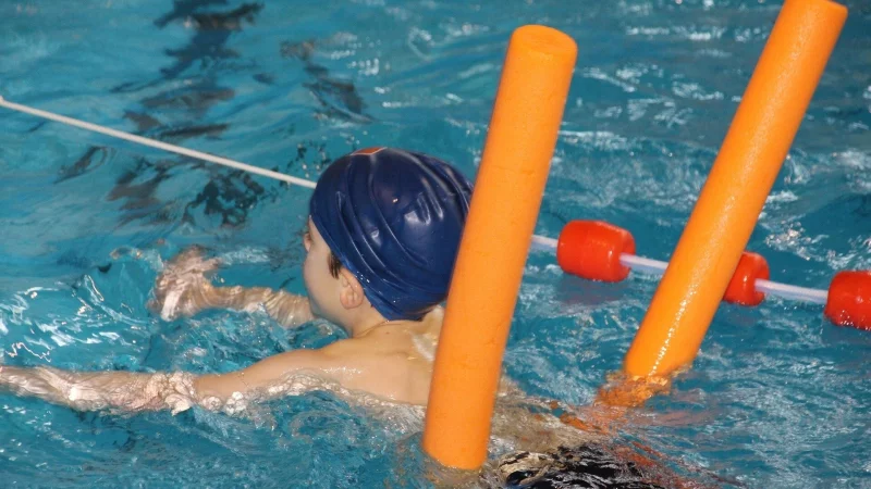 "Schwimmen ist eine lebenswichtige F&auml;higkeit", findet die Gesundheitsstiftung Lippe. - &copy; Symbolbild: Pixabay