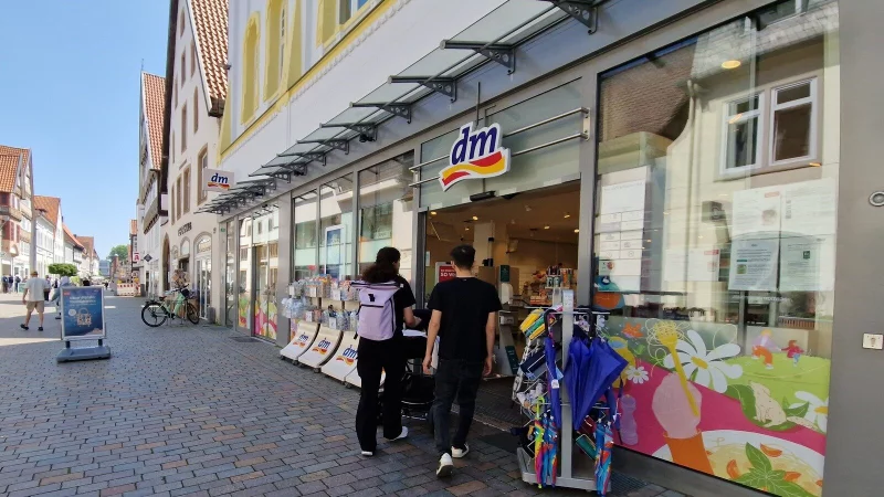 Der "dm"-Markt in der Lemgoer Mittelstraße schließt. - © Nadine Uphoff