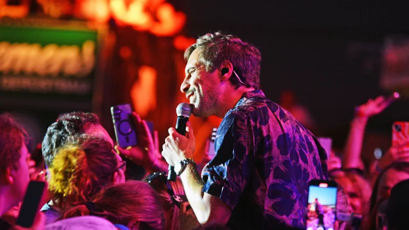 Max Giesinger begeisterte das Partyvolk. - &copy; Nicole Ellerbrake