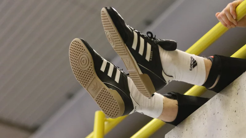 Ein langer Hallentag wartet auf die Fu&szlig;baller. - &copy; Oliver K&ouml;nig