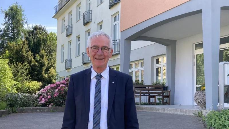 Reinhard zum Hebel hat die St. Elisabeth Stiftung rund zwölf Jahre geleitet. Jetzt geht er in den Ruhestand. - © Cordula Gröne