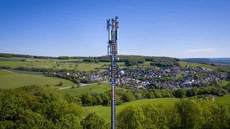 Die Deutsche Funkturm-Gesellschaft baut die Infrastruktur f&uuml;r deutsche Mobilfunkanbieter, wie hier in S&uuml;ddeutschland. Auch in Extertal wird ein weiterer Mast errichtet. - &copy; Deutsche Telekom AG/Norbert Ittermann