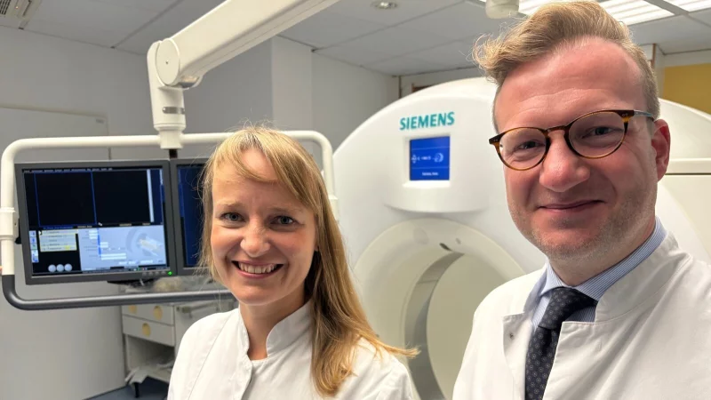 Professorin Dr. Anne Frisch und Chefarzt Prof. Dr. Dr. Michel Eisenbl&auml;tter, Leiter des Universit&auml;tsinstitutes f&uuml;r Diagnostische und Interventionelle Radiologie. - &copy; Martin Hostert