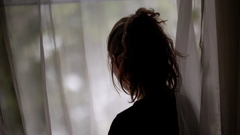 Sarah ist crackabh&auml;ngig, seitdem sie 14 ist. Die Hilfe, die sie braucht, eine Suchttherapie, erh&auml;lt sie nicht. - &copy; Symbolfoto: Fabian Sommer/dpa