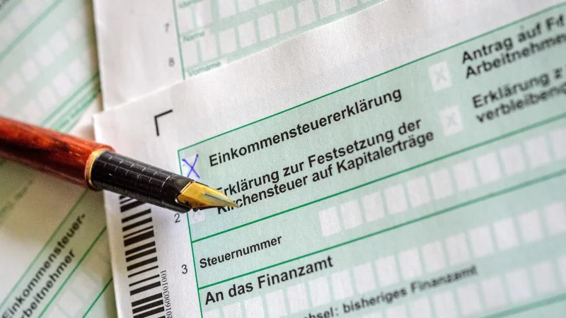 Bundesweit gibt es zwischen den einzelnen Finanz&auml;mtern erhebliche Unterschiede bei der Bearbeitungszeit von Einkommenssteuererkl&auml;rungen. - &copy; dpa