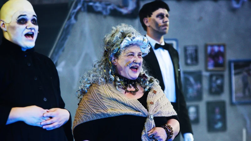 Besonders mit ihren Kostümen und und einer eindrucksvollen Maske haben die Darsteller überzeugt. - © Nicole Ellerbrake